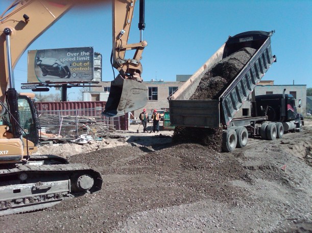 pk lot dump truck may 15 2010.jpg
